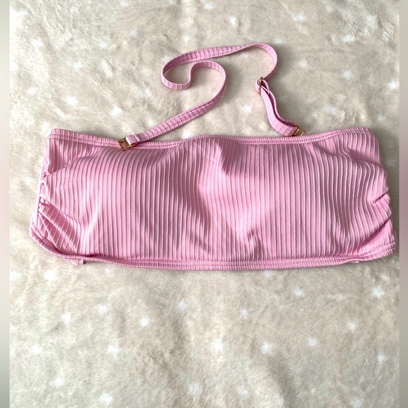 MICHAEL KORS TEXTURED STRETCH BANDEAU BIKINI
- Corlor: Pink, size M - Picture 3 of 6